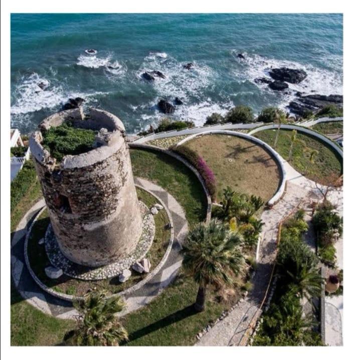 Espectacular Apartamento En Primera Linea De Playa Benalmádena Exteriör bild