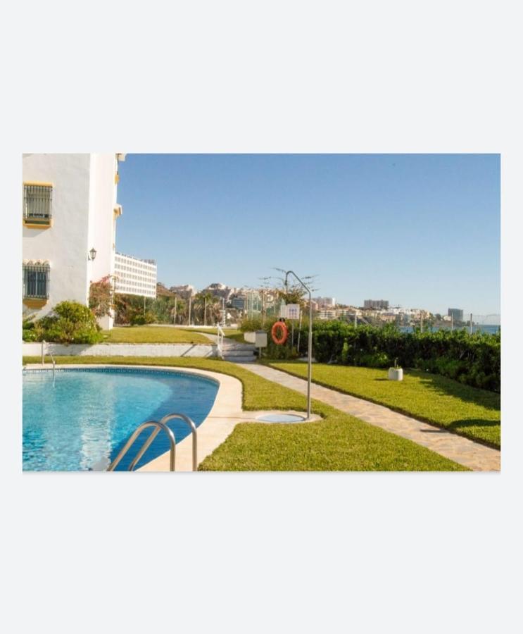 Espectacular Apartamento En Primera Linea De Playa Benalmádena Exteriör bild
